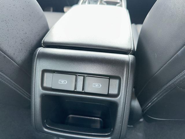 Photo of 2022 Lunar Silver Metallic Honda Accord
