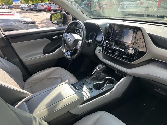 Photo of 2020 Magnetic Gray Metallic Toyota Highlander