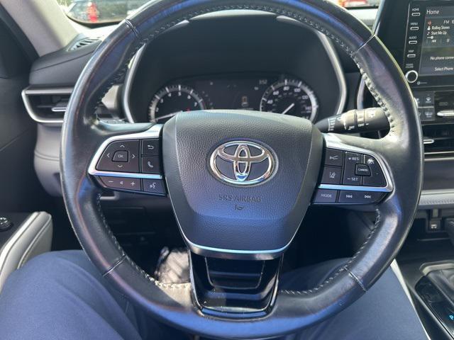 Photo of 2020 Magnetic Gray Metallic Toyota Highlander