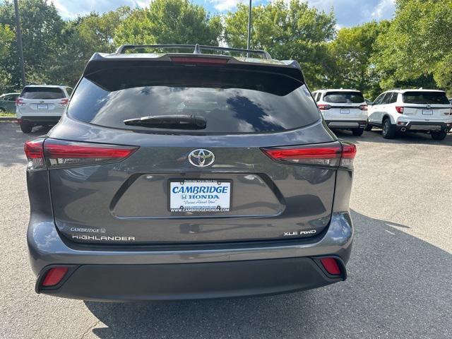 Photo of 2020 Magnetic Gray Metallic Toyota Highlander