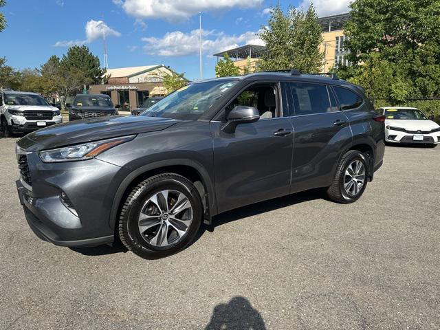 Photo of 2020 Magnetic Gray Metallic Toyota Highlander