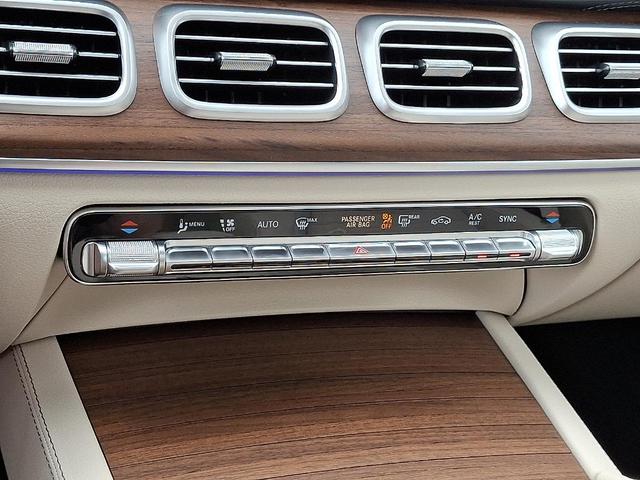 Photo of 2025 Black Mercedes-Benz GLS 450