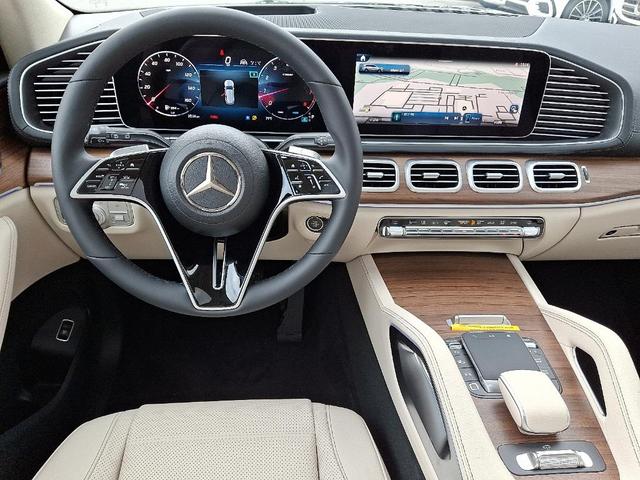 Photo of 2025 Black Mercedes-Benz GLS 450