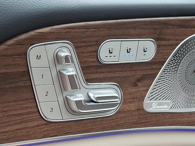 Photo of 2025 Black Mercedes-Benz GLS 450