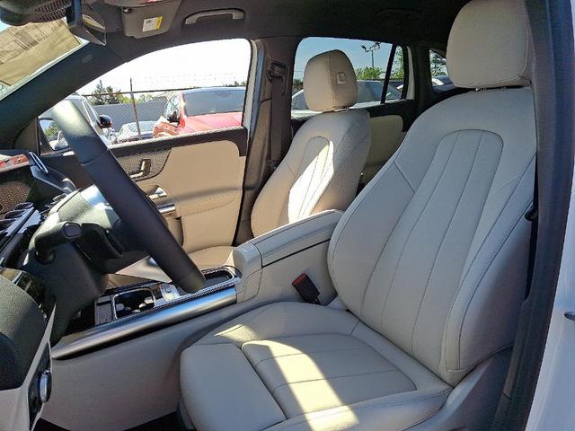 Photo of 2025 Polar White Mercedes-Benz GLA 250
