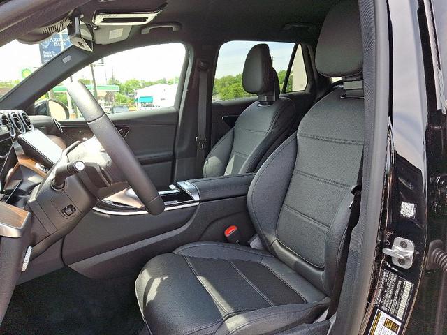 Photo of 2025 Black Mercedes-Benz GLC 300