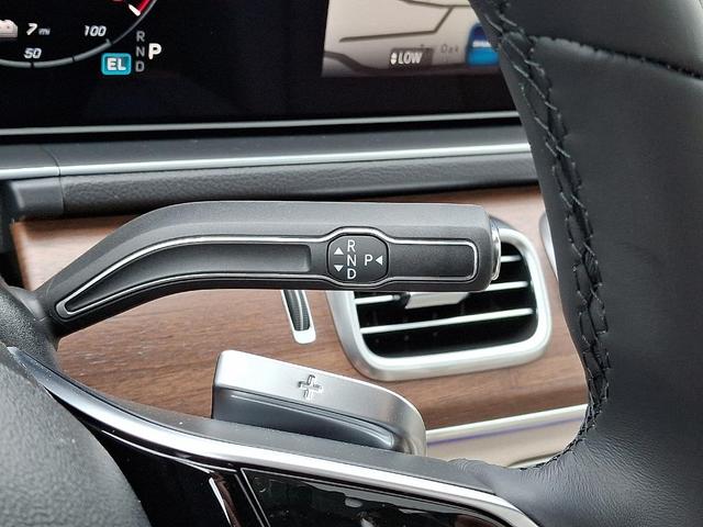 Photo of 2025 Polar White Mercedes-Benz GLE 450e
