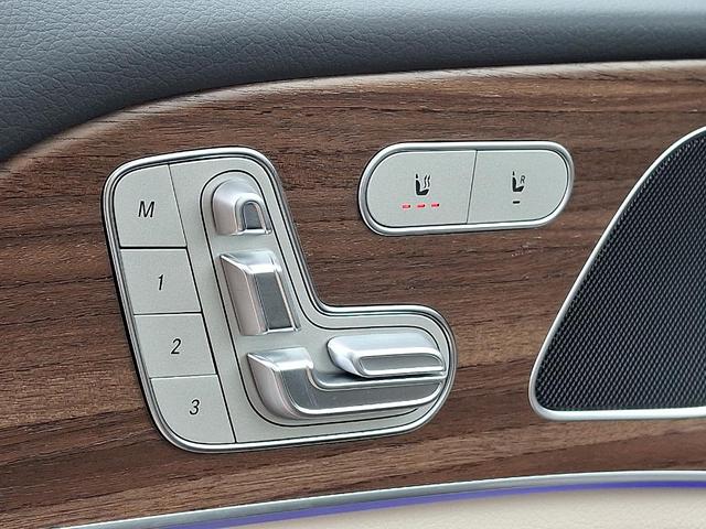 Photo of 2025 Polar White Mercedes-Benz GLE 450e