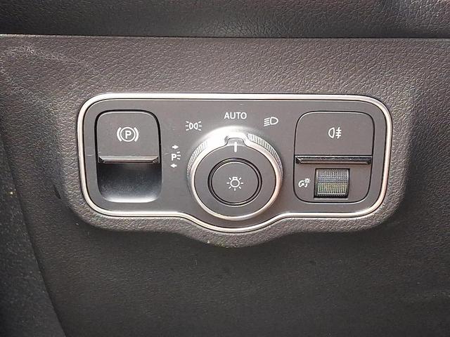 Photo of 2022 Patagonia Red Metallic Mercedes-Benz GLB 250