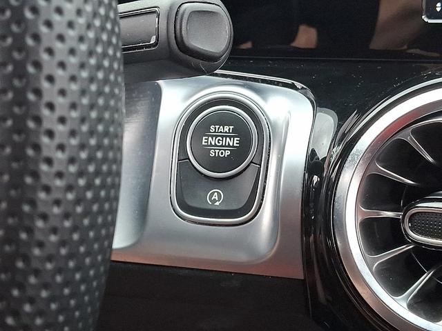 Photo of 2022 Patagonia Red Metallic Mercedes-Benz GLB 250