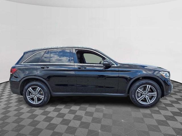 Photo of 2022 Black Mercedes-Benz GLC 300