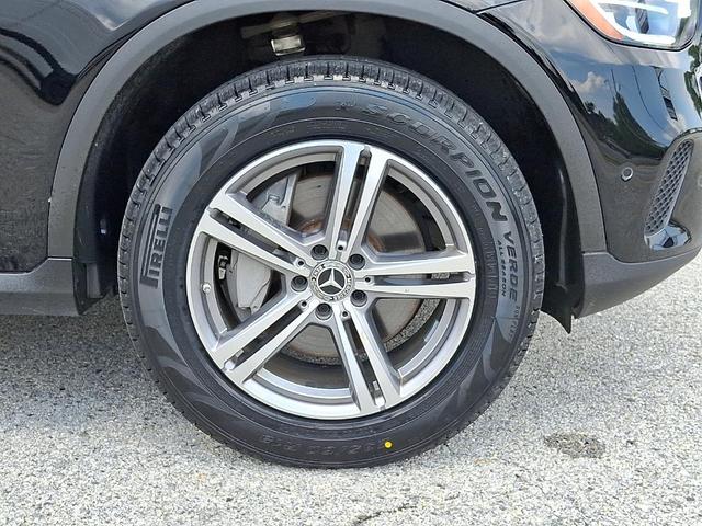 Photo of 2022 Black Mercedes-Benz GLC 300