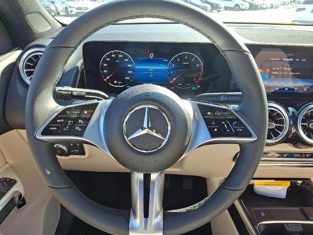 Photo of 2026 Polar White Mercedes-Benz GLB 250