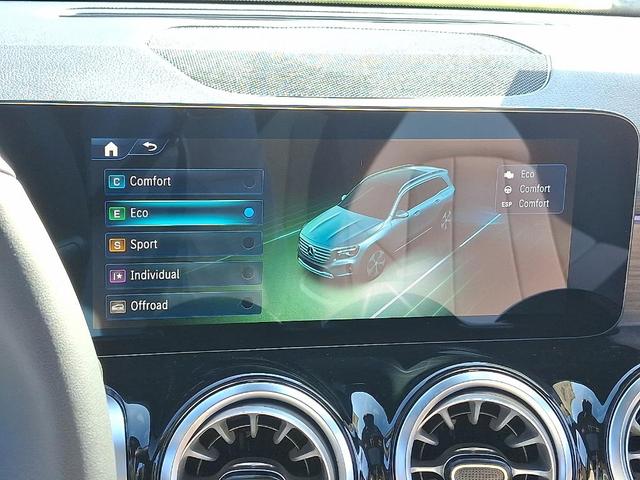 Photo of 2026 Polar White Mercedes-Benz GLB 250