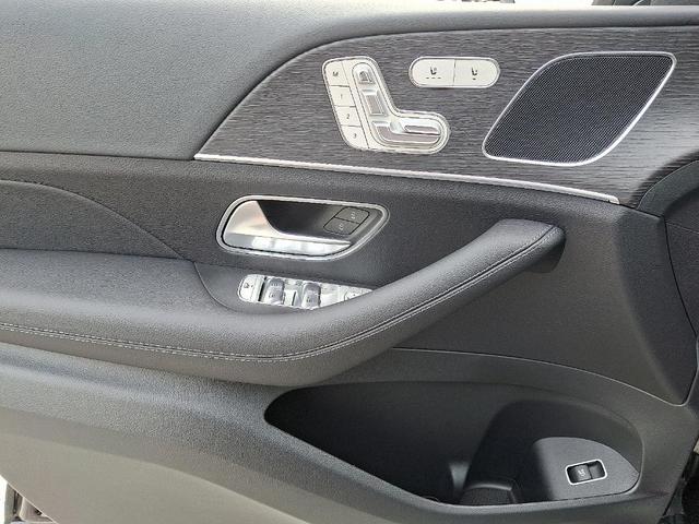 Photo of 2025 Black Mercedes-Benz GLE 450