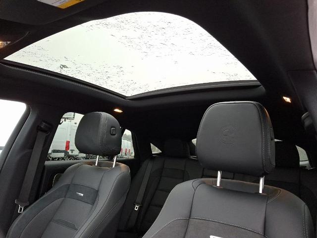 Photo of 2025 MANUFAKTUR Moonlight White Metallic Mercedes-Benz AMG GLE 53