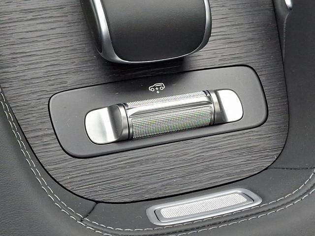 Photo of 2025 MANUFAKTUR Moonlight White Metallic Mercedes-Benz AMG GLE 53