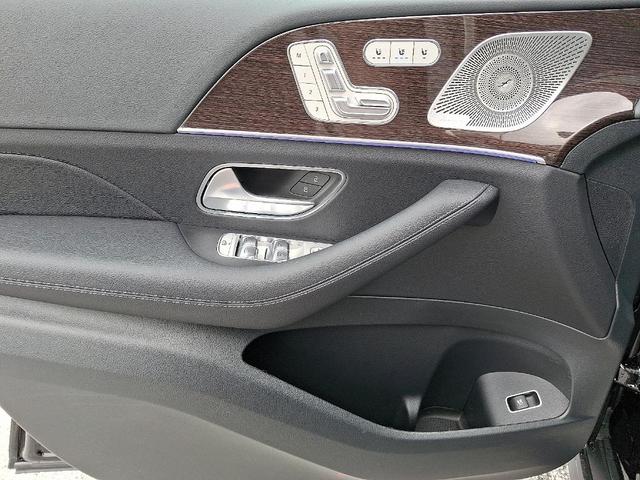 Photo of 2025 Black Mercedes-Benz GLS 450