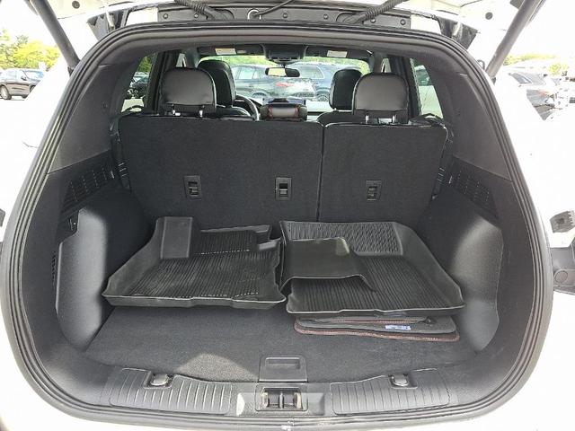 Photo of 2023 Star White Metallic Tri-Coat Ford Escape