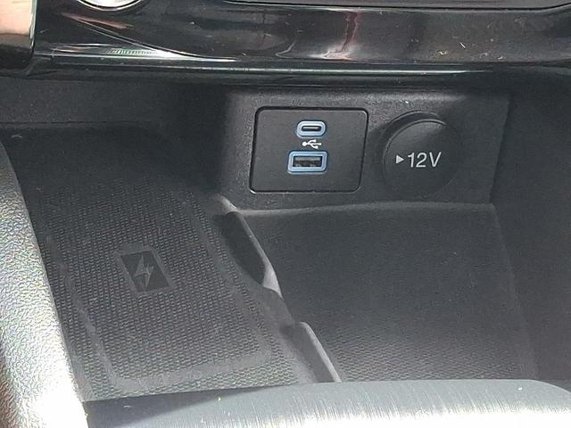 Photo of 2023 Star White Metallic Tri-Coat Ford Escape