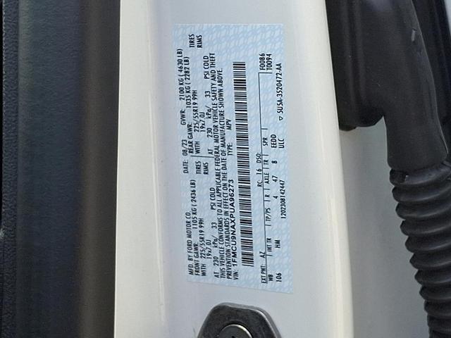 Photo of 2023 Star White Metallic Tri-Coat Ford Escape
