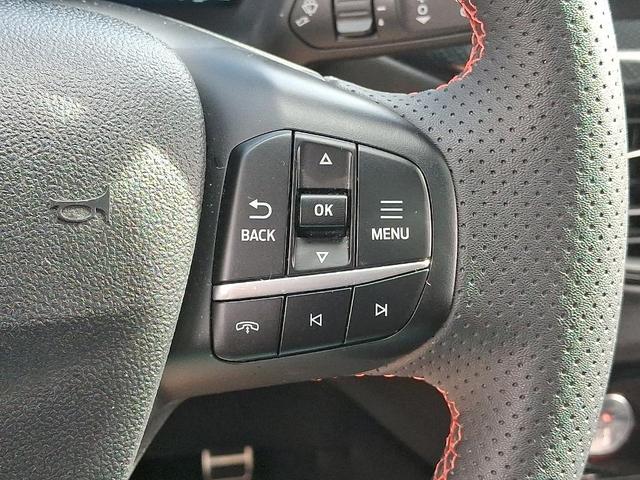 Photo of 2023 Star White Metallic Tri-Coat Ford Escape