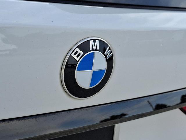 Photo of 2022 Alpine White BMW X7