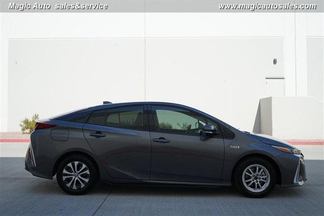 Photo of 2020 Magnetic Gray Metallic Toyota Prius Prime