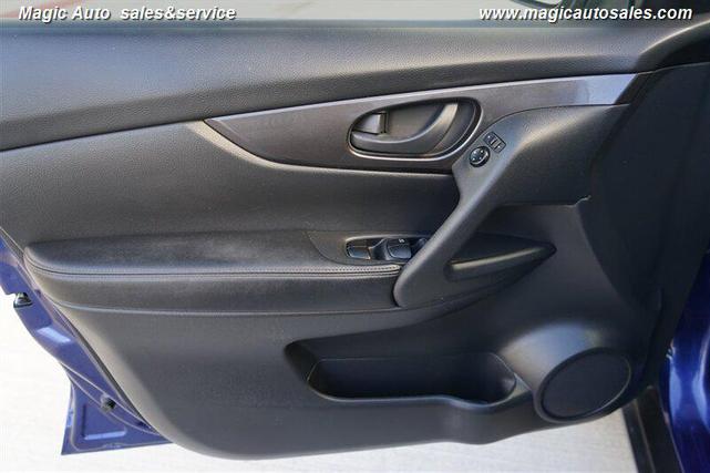 Photo of 2020 Caspian Blue Metallic Nissan Rogue