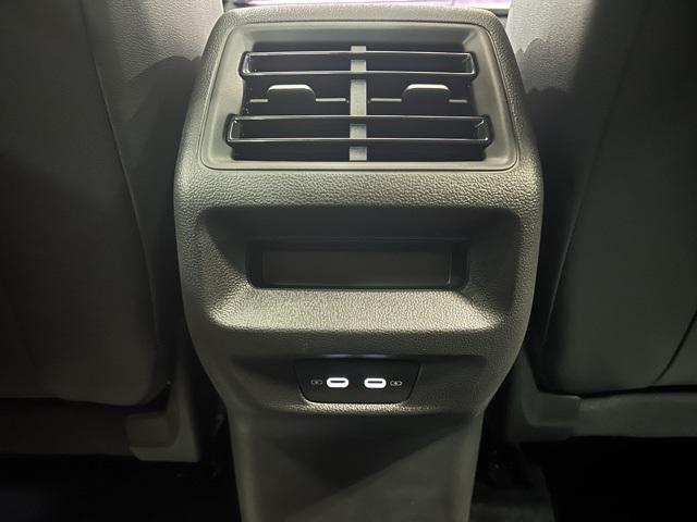Photo of 2025 Sandstone w/Deep Black Roof Volkswagen Tiguan