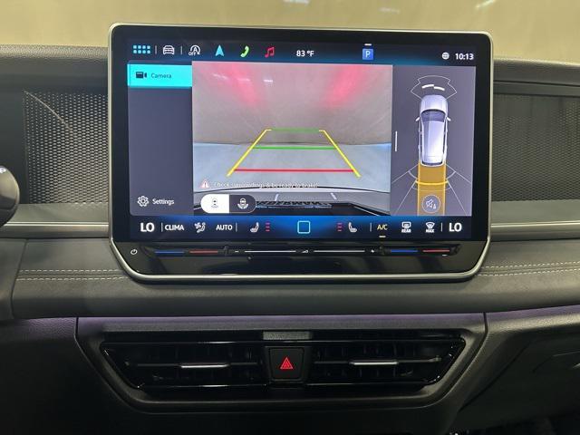 Photo of 2025 Sandstone w/Deep Black Roof Volkswagen Tiguan