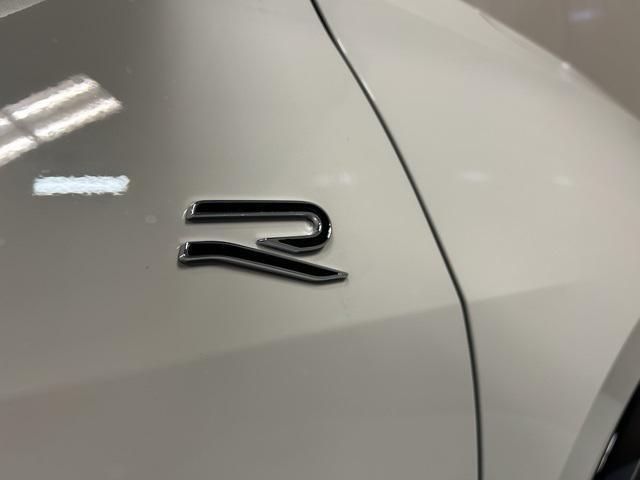 Photo of 2025 Sandstone w/Deep Black Roof Volkswagen Tiguan