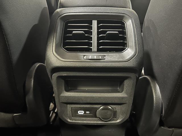 Photo of 2022 Oryx White Pearl Volkswagen Tiguan