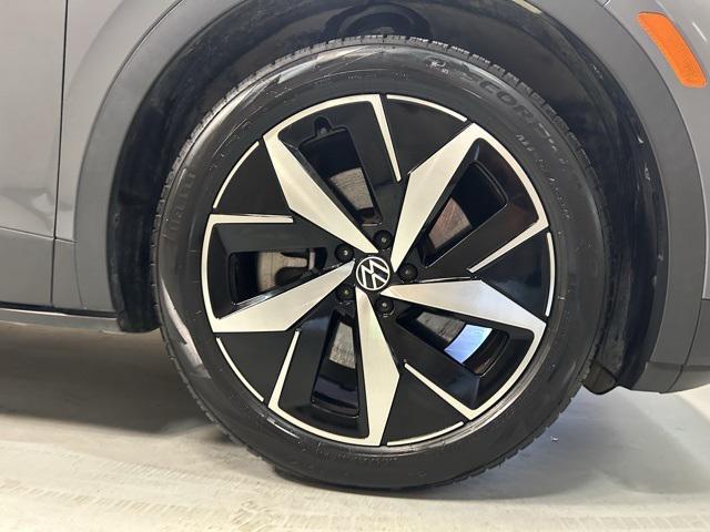 Photo of 2023 Pure Gray Volkswagen ID.4