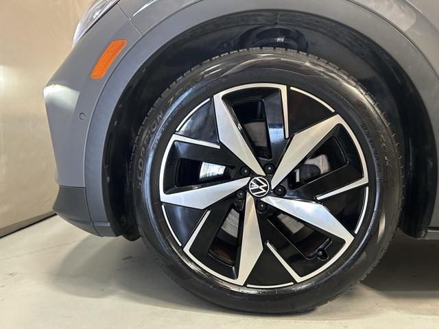 Photo of 2023 Pure Gray Volkswagen ID.4