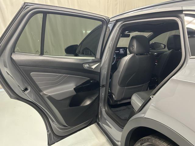 Photo of 2023 Pure Gray Volkswagen ID.4
