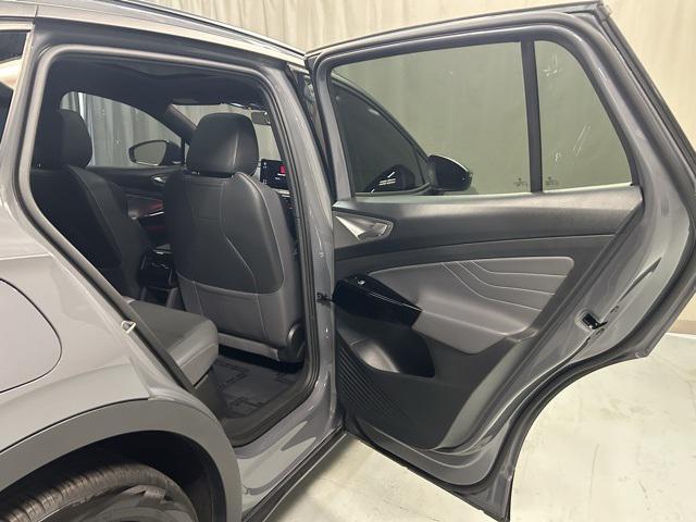 Photo of 2023 Pure Gray Volkswagen ID.4