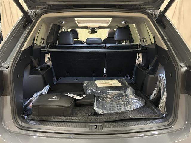 Photo of 2025 Pure Gray Volkswagen Atlas