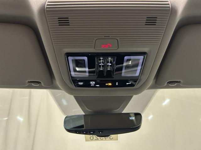 Photo of 2025 Pure Gray Volkswagen Atlas