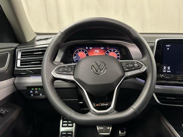 Photo of 2025 Pure Gray Volkswagen Atlas