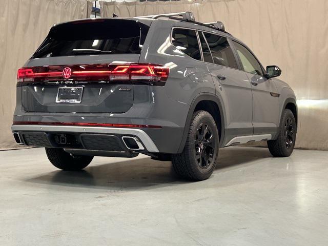 Photo of 2025 Pure Gray Volkswagen Atlas