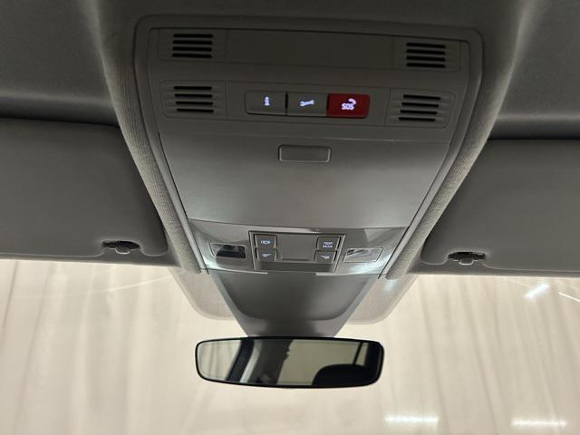 Photo of 2024 Platinum Gray Metallic Volkswagen Tiguan