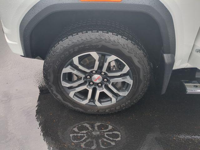Photo of 2024 Summit White GMC Canyon