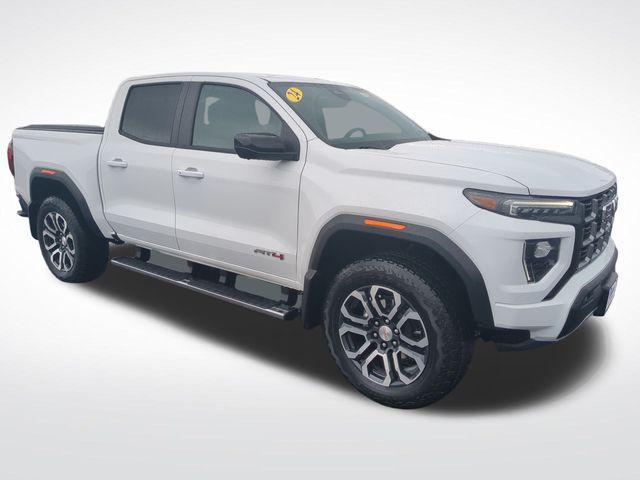 Photo of 2024 Summit White GMC Canyon