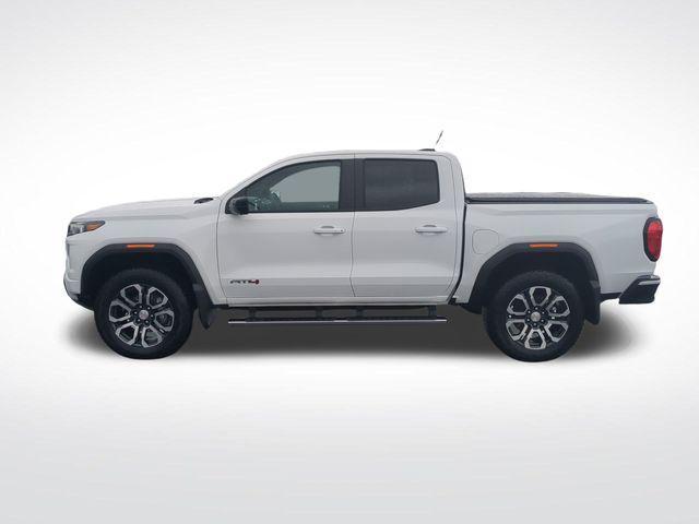 Photo of 2024 Summit White GMC Canyon