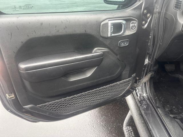 Photo of 2021 Granite Crystal Metallic Clearcoat Jeep Gladiator