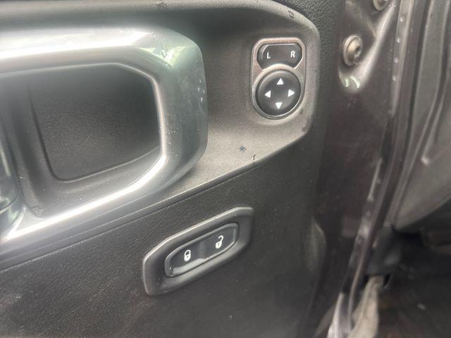 Photo of 2021 Granite Crystal Metallic Clearcoat Jeep Gladiator