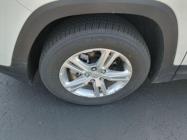 Photo of 2024 Summit White GMC Terrain