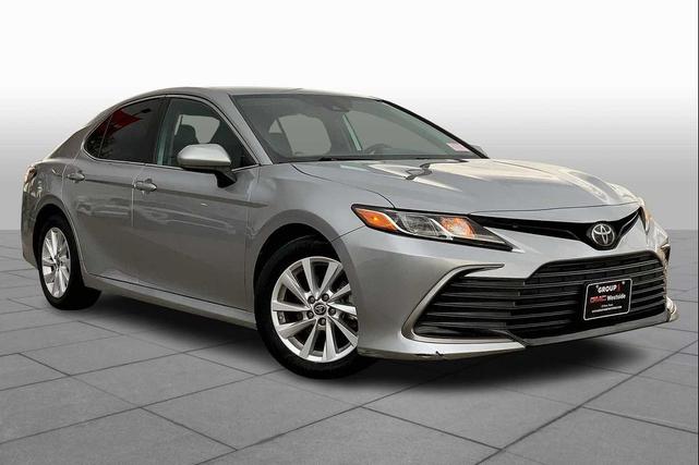 Photo of 2022 Celestial Silver Metallic Toyota Camry