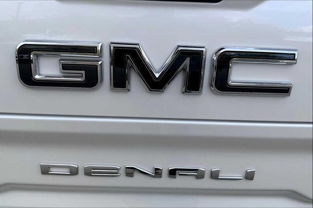 Photo of 2023 White Frost Tricoat GMC Sierra 1500